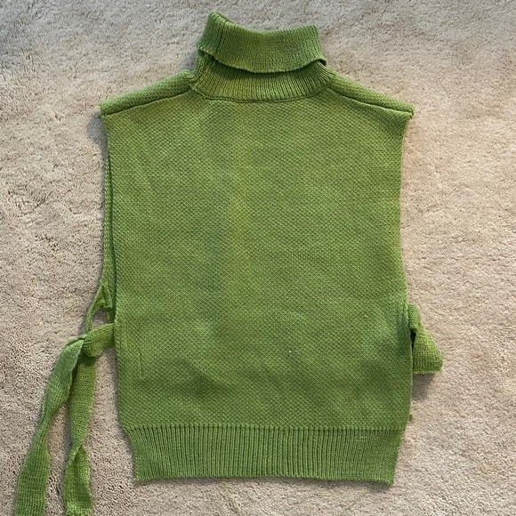Turtle Neck Knot Side Sweater Vest - Picture 6 of 7